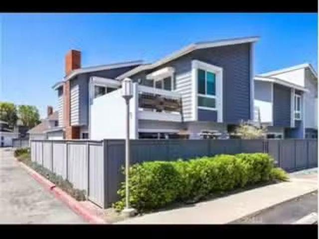 Condo for rent in Costa Mesa