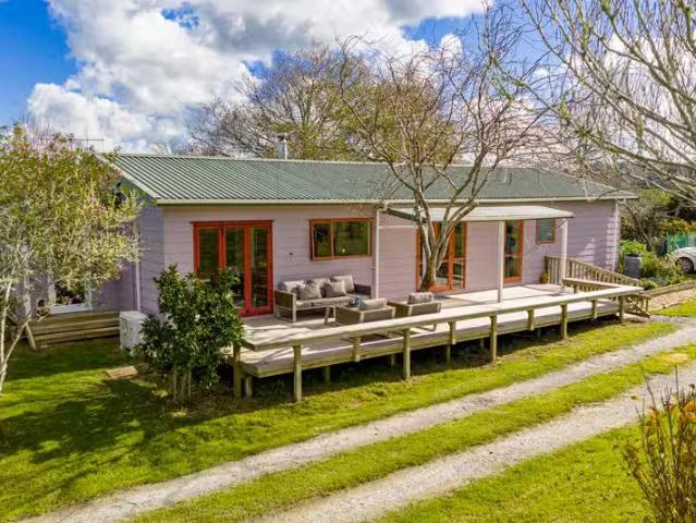 House for sale in Paparoa, Northland
