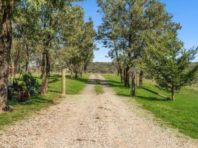 Cottage for sale in Chatsbury, New South Wales