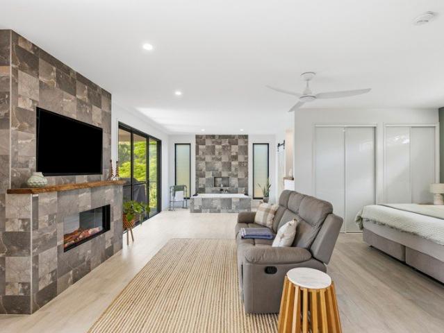 Cottage for sale in Glastonbury, Queensland