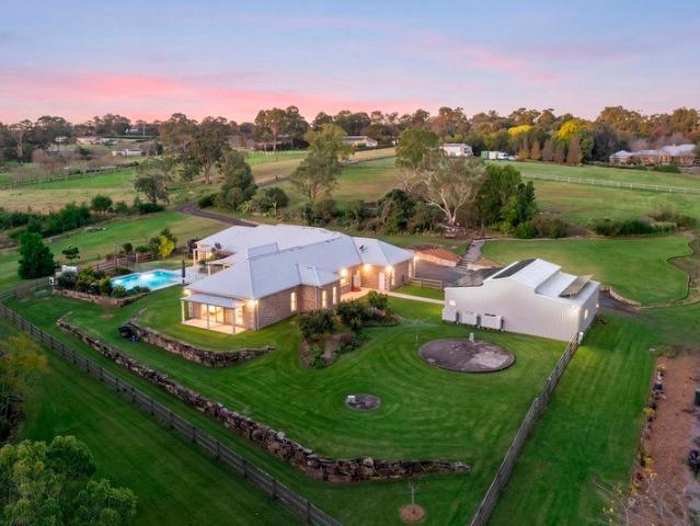Cottage for sale in Sydney, New South Wales