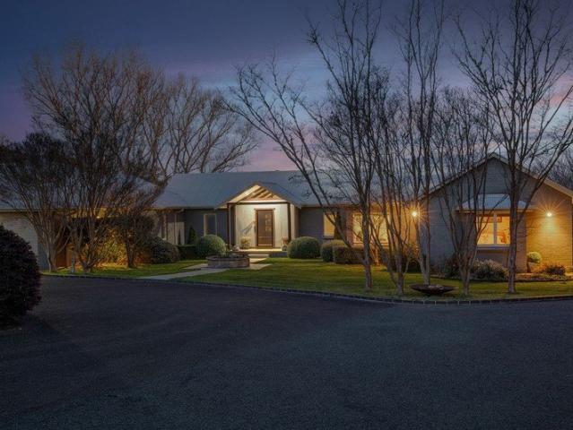 Cottage for sale in Burradoo, New South Wales