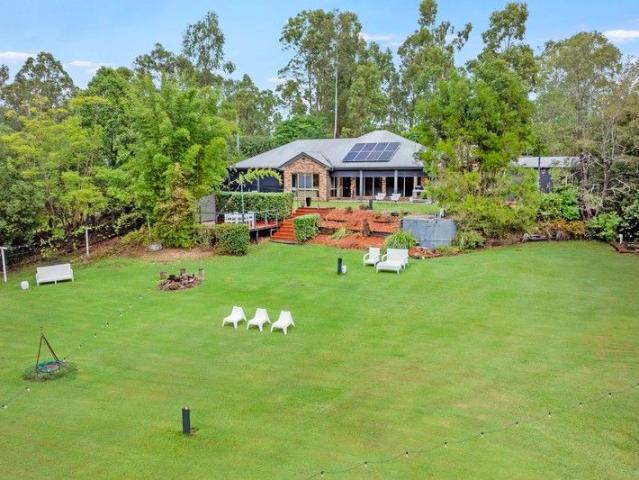 House for sale in Tamborine