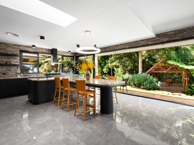 Cottage for sale in Tamborine Mountain, Queensland