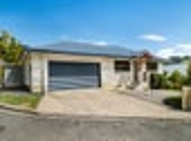 House for sale in Otakou