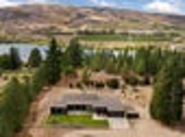 House for sale in Otakou