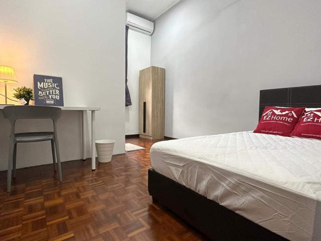 Room for rent in Petaling, Damansara Damai
