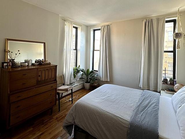 Room for rent in Arverne, New York