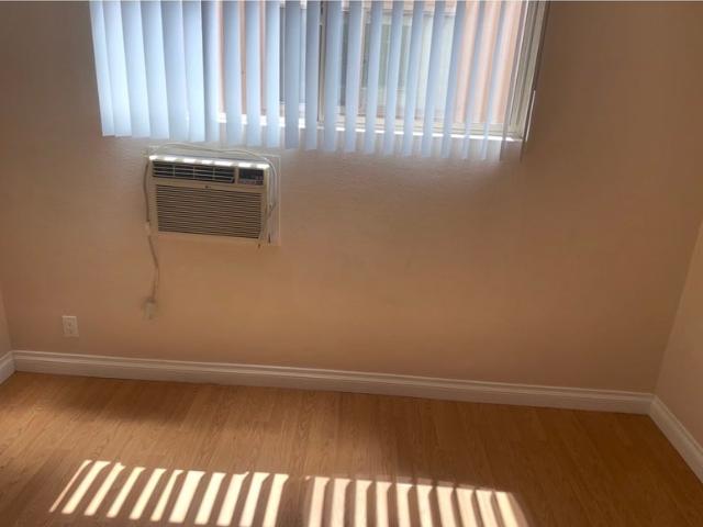 Room for rent in Sherman Oaks Neighborhood Council District, Canoga Park