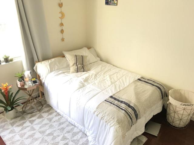 Room for rent in Canoga Park, California