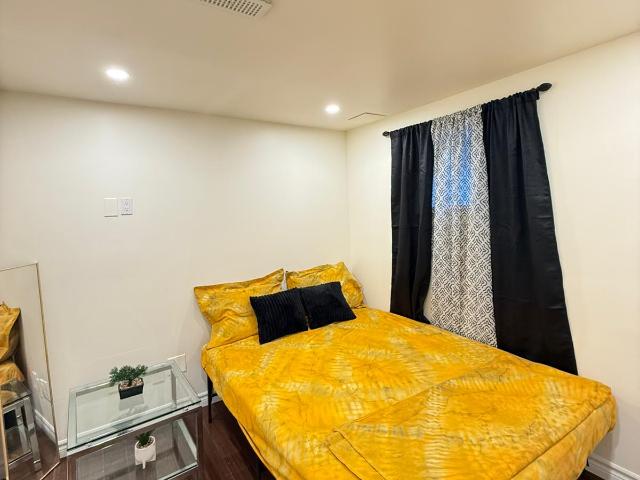 Room for rent in Mississauga, Ontario