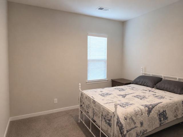 Room for rent in Fletcher, North Carolina