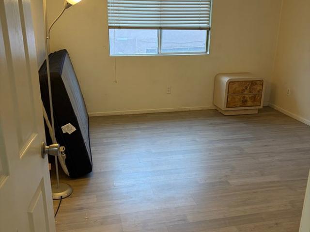 Room for rent in Canoga Park, California