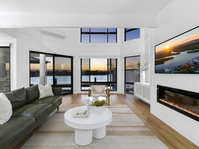 House for sale in Paradise Point, Gold Coast City