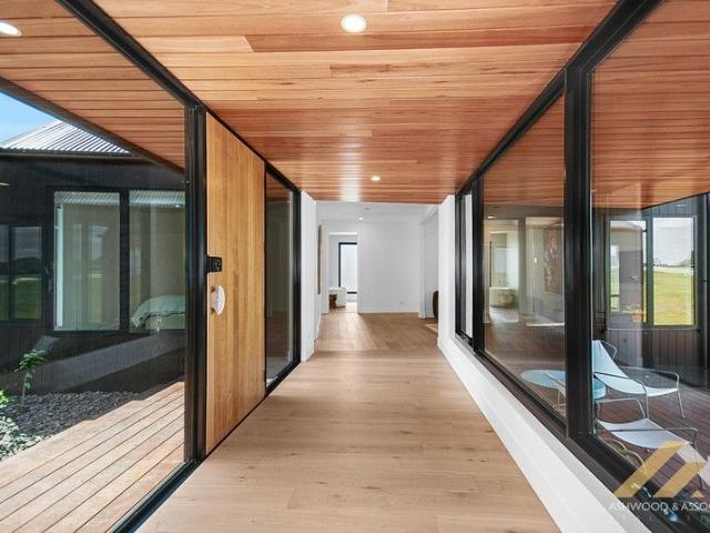 House for sale in Wy Yung, Victoria