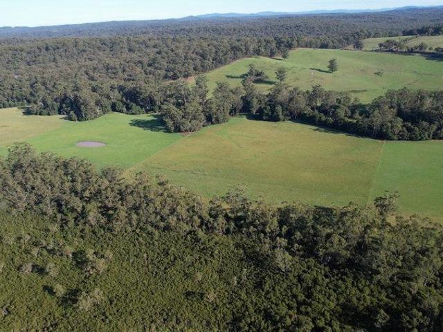 Cottage for sale in Cabbage Tree Creek, Victoria