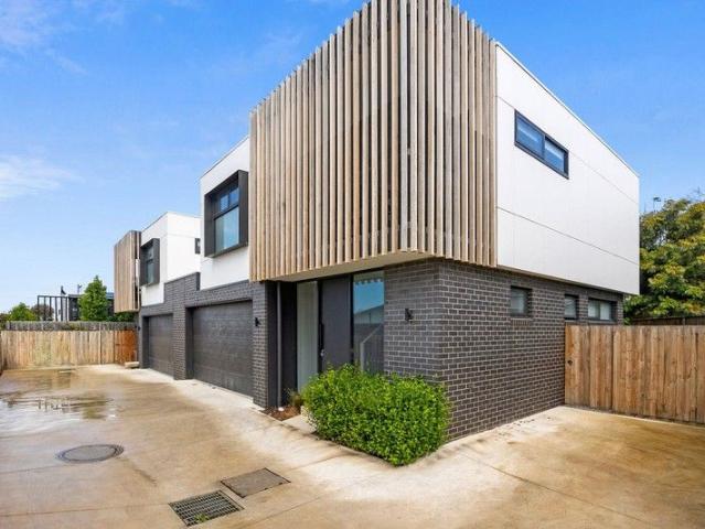 Townhouse for sale in Torquay, Victoria