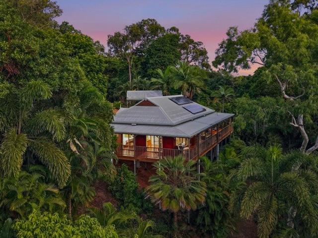 House for sale in Kewarra Beach, Queensland