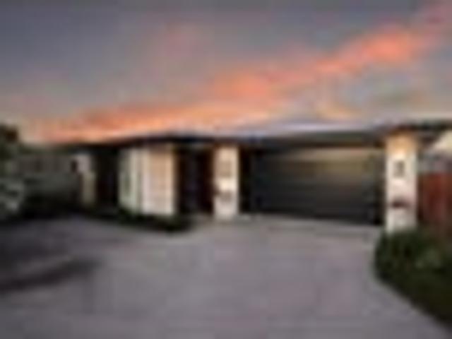 House for sale in Chaslands, Canterbury