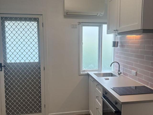 Granny Flat for rent in Milton, Greater Brisbane