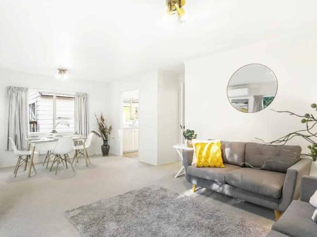 House for rent in Bayview, Kaipātiki