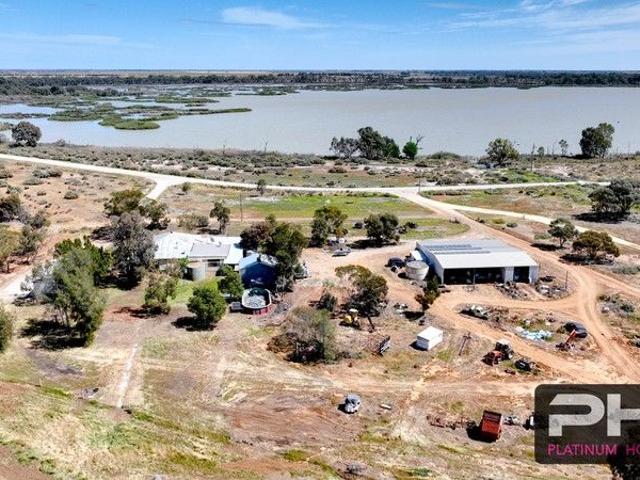 Cottage for sale in Reedy Lake, Victoria