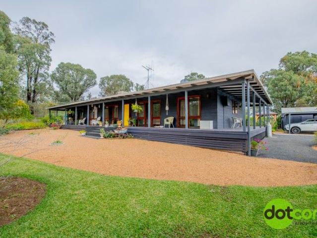 Cottage for sale in Dubbo