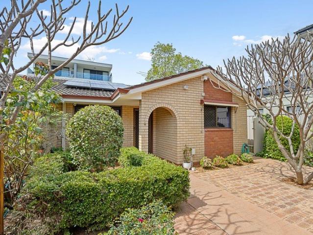 Villa for sale in Como, Western Australia