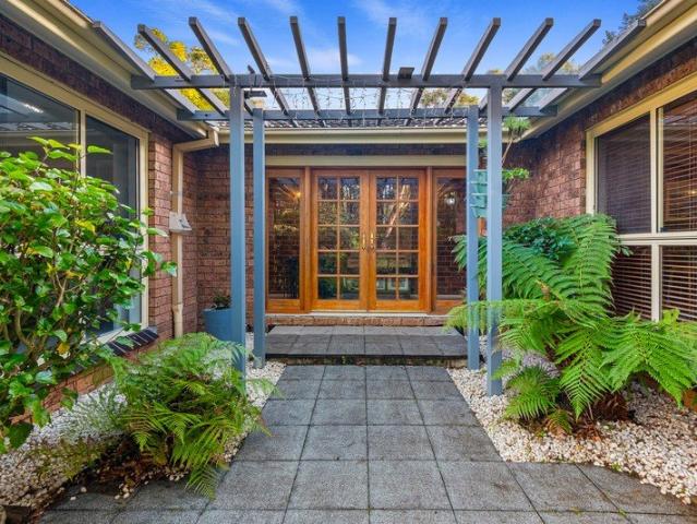 Cottage for sale in Sydney, New South Wales