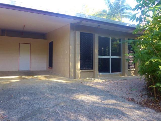 Apartment for rent in Holloways Beach, Cairns