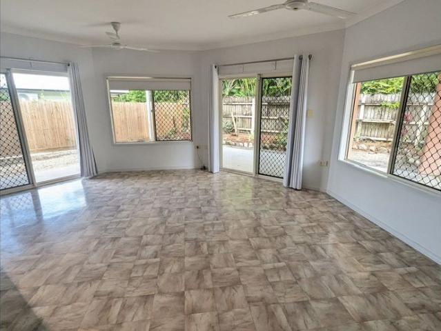 Apartment for rent in Edge Hill, Cairns