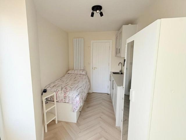 Apartment for rent in Little Heath, Greater London