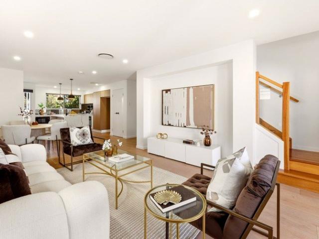 Townhouse for sale in Seven Hills, Greater Brisbane