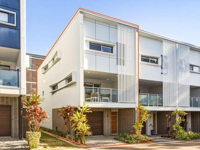 Townhouse for sale in Toombul, Queensland
