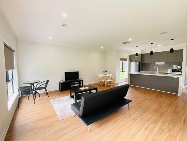 Granny Flat for rent in Pakenham, Melbourne