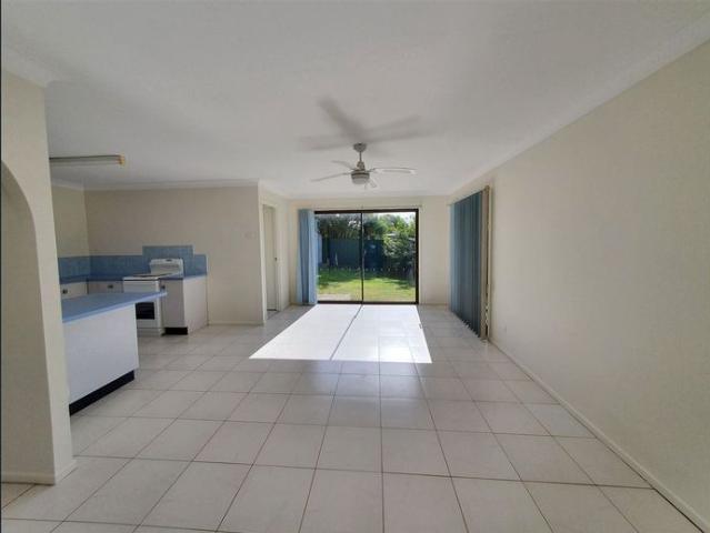 House for rent in Crestmead, Greater Brisbane