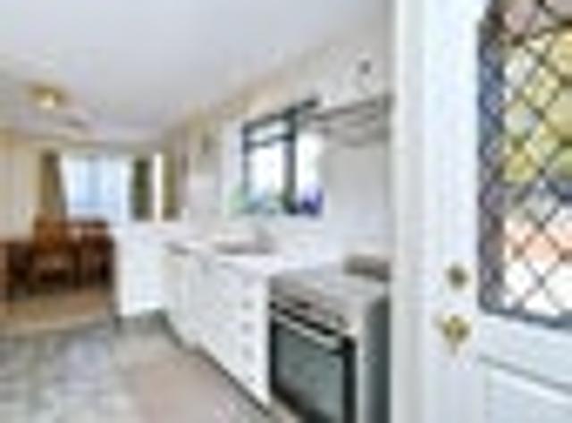 House for sale in Chaslands, Canterbury