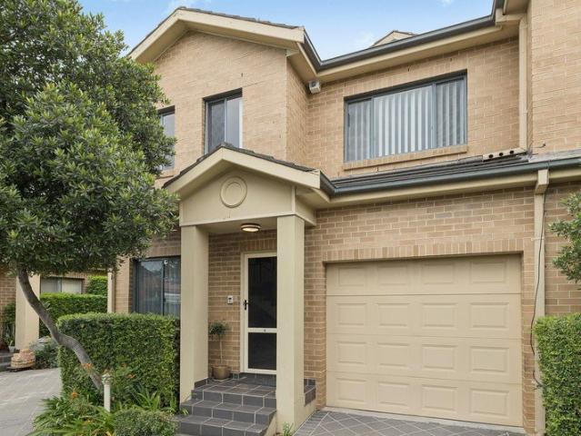 Townhouse for rent in Sydney, New South Wales