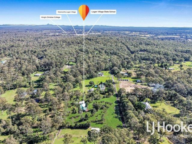 Cottage for sale in Toombul, Queensland