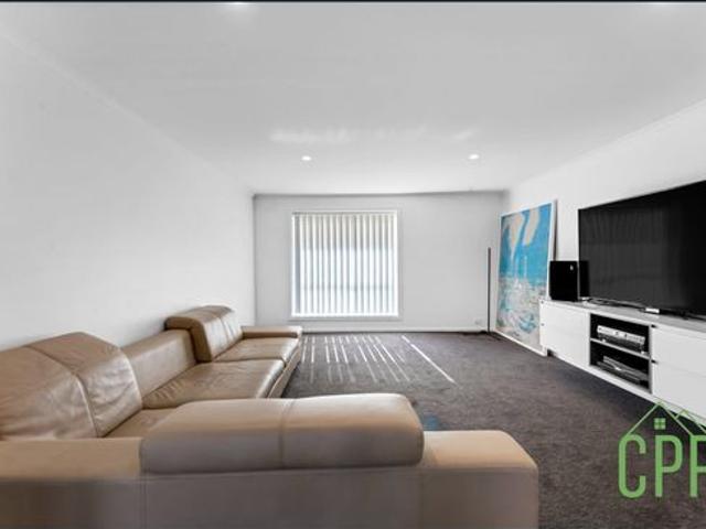 Townhouse for rent in Sutton, New South Wales
