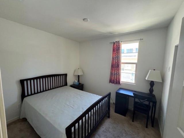Room for rent in Orange County Great Park, Irvine