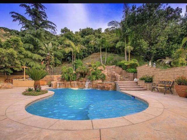 Room for rent in Corona, California