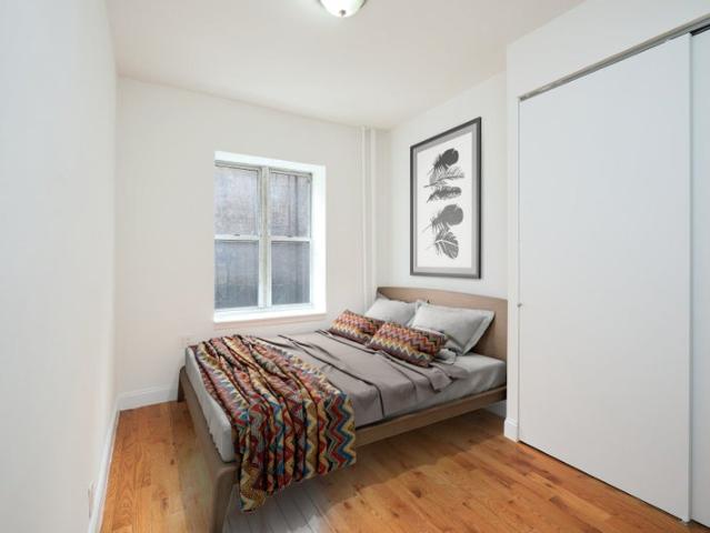 Room for rent in Arverne, New York