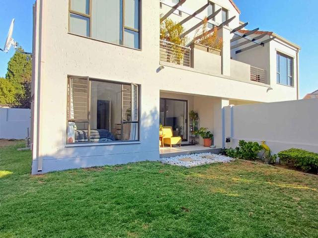 Apartment for rent in Douglasdale, Randburg