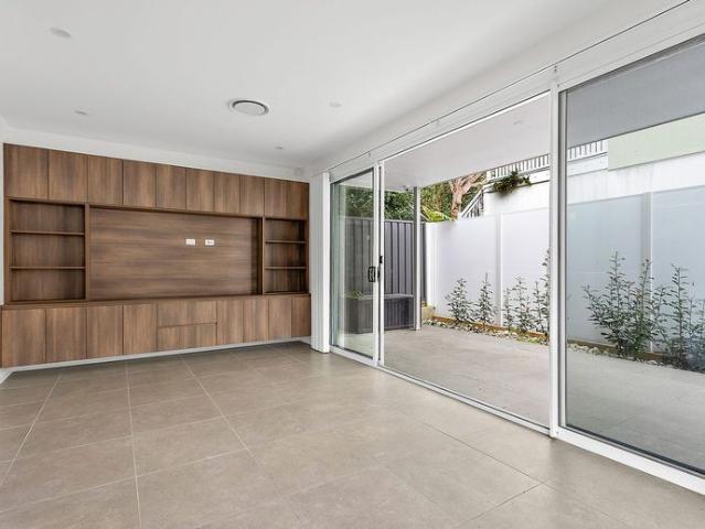 House for rent in Wollongong West, New South Wales
