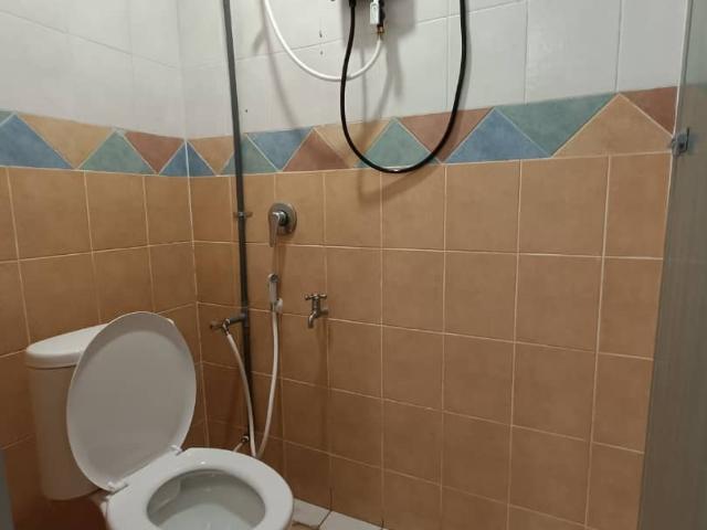 Room for rent in Petaling, Alam Impian