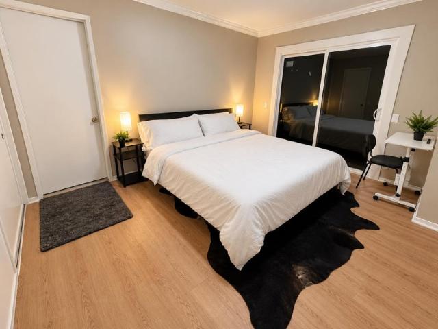 Room for rent in Huntington Beach, California