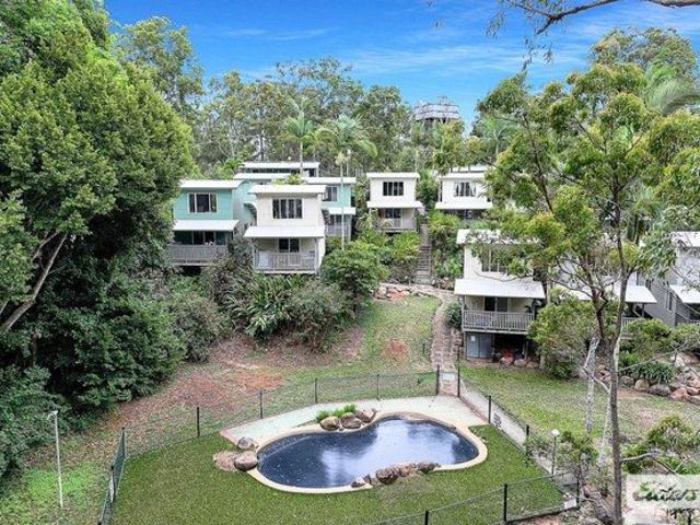 Villa for sale in Tablelands, Queensland