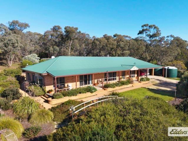 Cottage for sale in Victoria