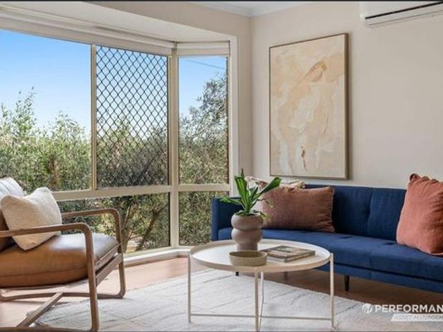 Townhouse for rent in Camerons Creek, Victoria